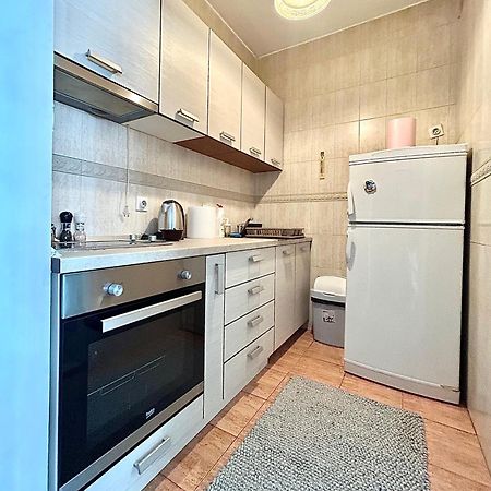 פודגוריצה Cozy, Charming One Bedroom Apt מראה חיצוני תמונה